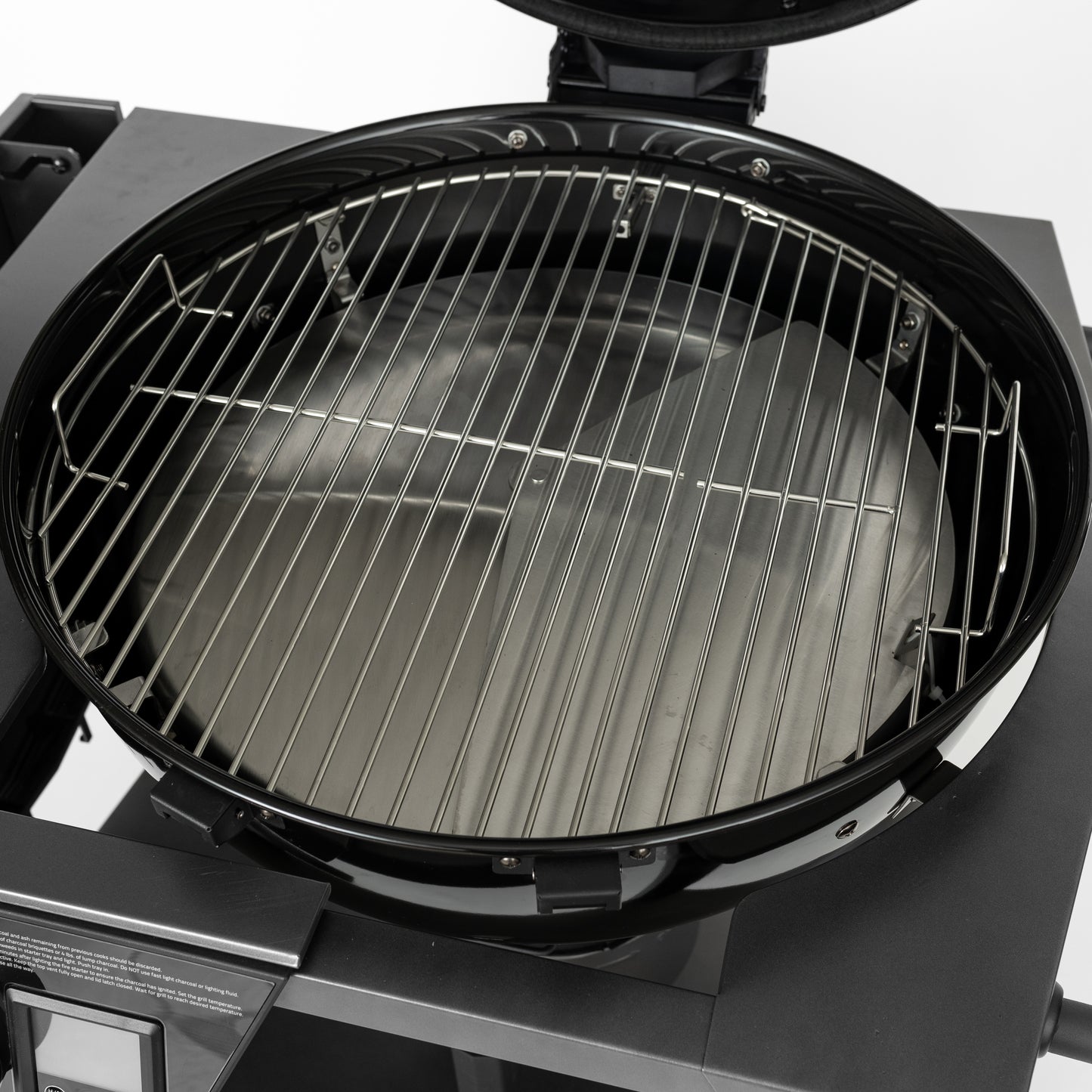 22.5” SmartTemp™ Kettle Grill with Cart